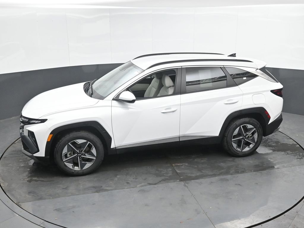 Used 2025 Hyundai Tucson SEL AWD/4WD image 39