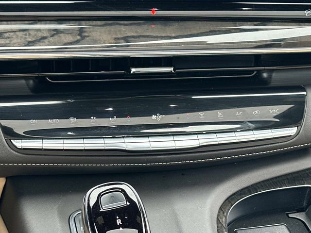 Certified 2024 Cadillac Escalade Premium Luxury image 4