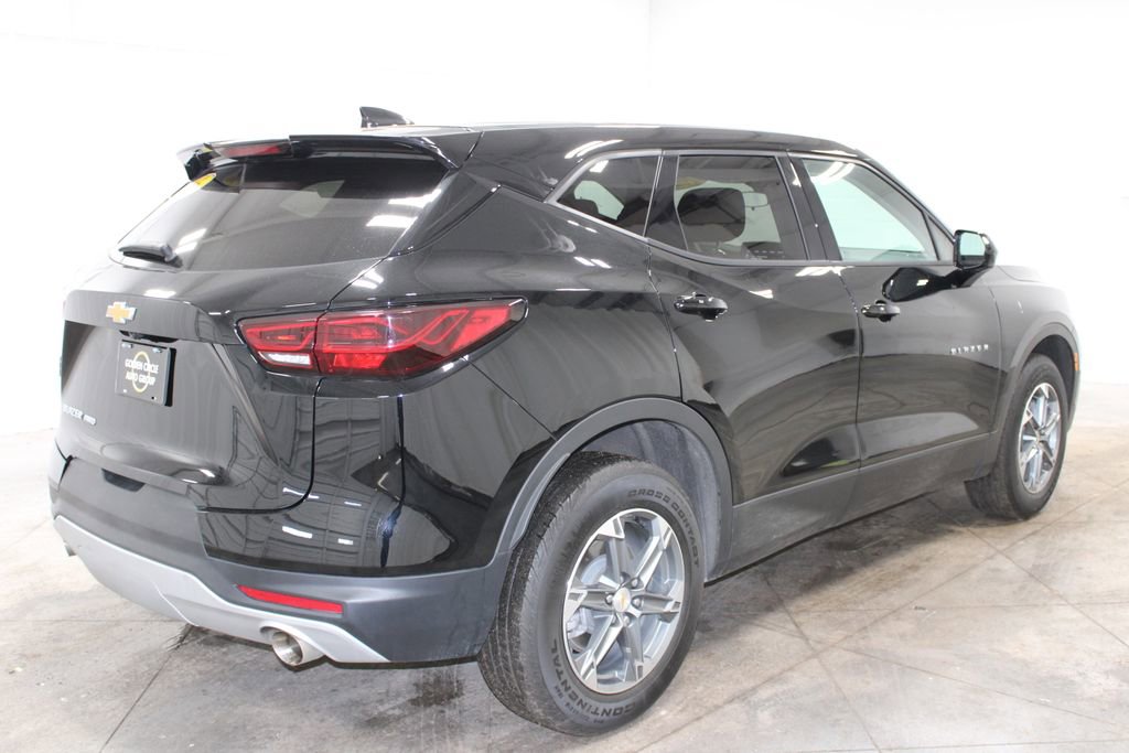 Used 2025 Chevrolet Blazer LT image 9
