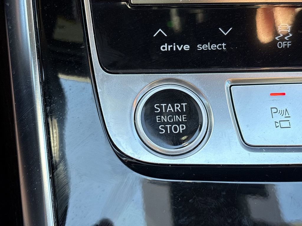 Used 2023 Audi Q7 3.0T Prestige image 18