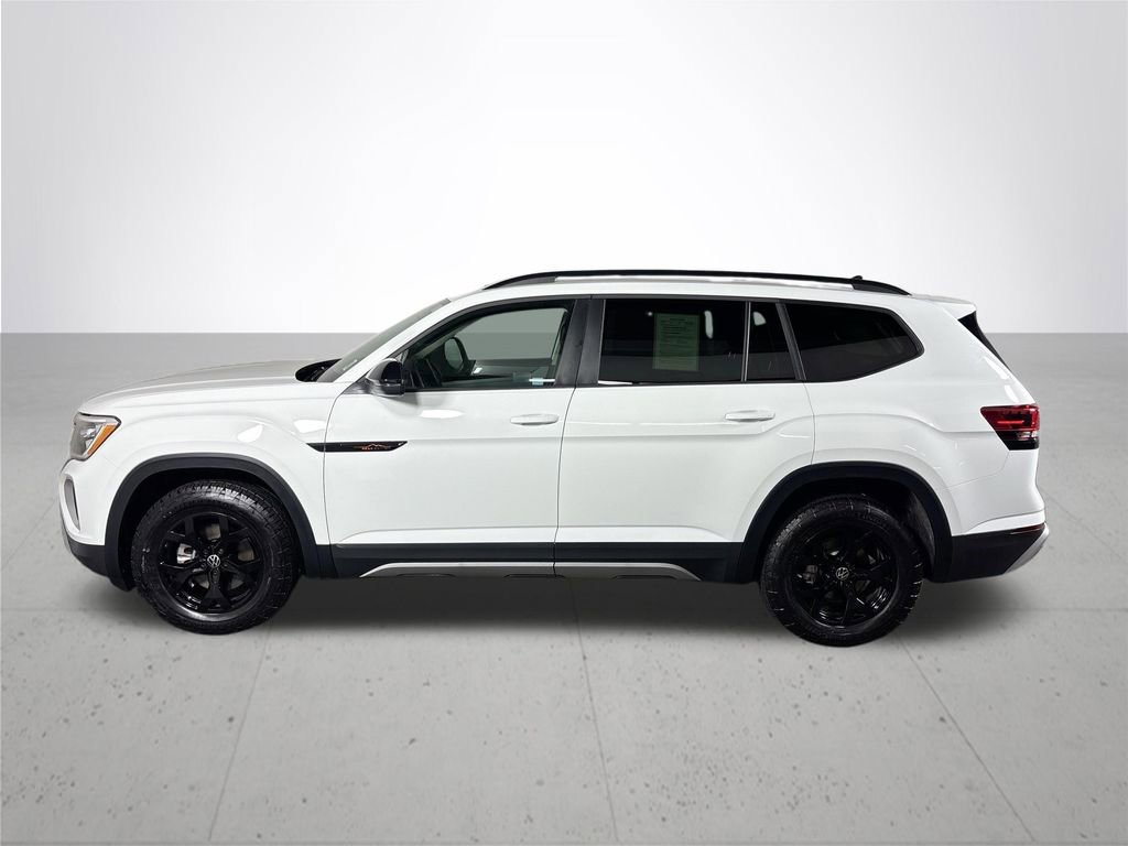 Certified 2025 Volkswagen Atlas Peak Edition SE AWD/4WD image 9
