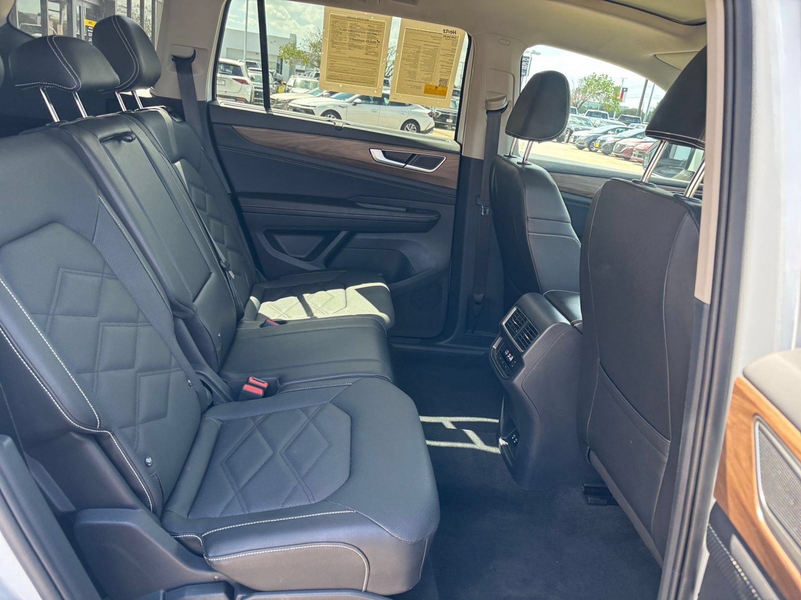 Used 2026 Volkswagen Atlas SE FWD image 23