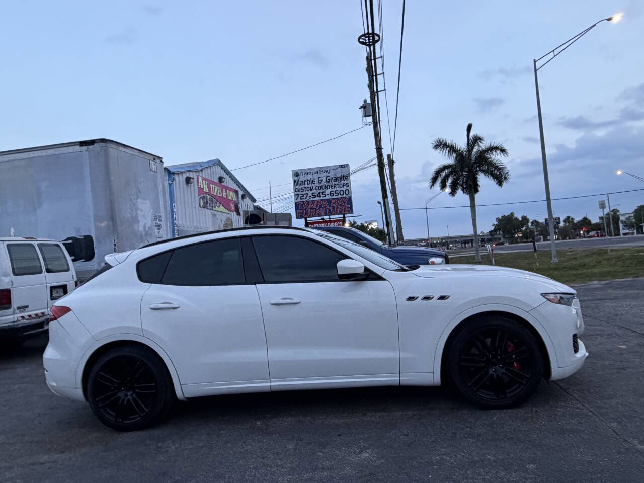 Used 2018 Maserati Levante GranSport AWD/4WD image 6