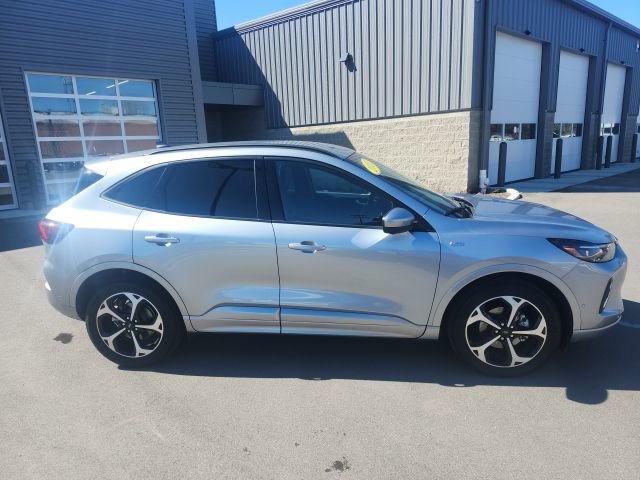 Used 2023 Ford Escape ST-Line Elite w/ Premium Technology Package image 4