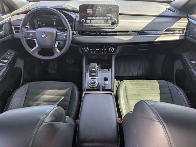 Used 2024 Mitsubishi Outlander SE image 18