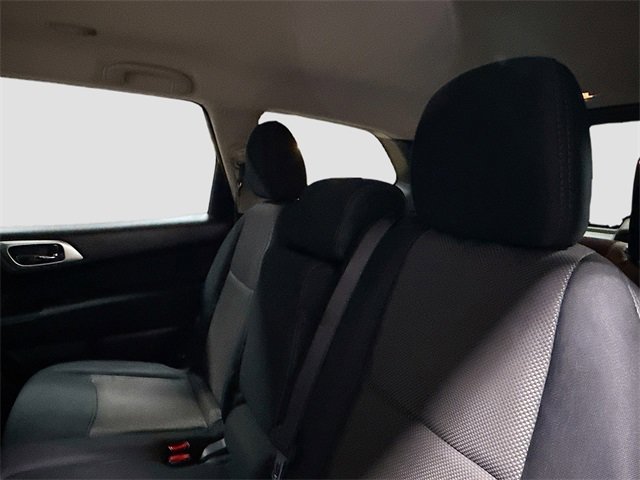 Used 2017 Nissan Pathfinder S image 24