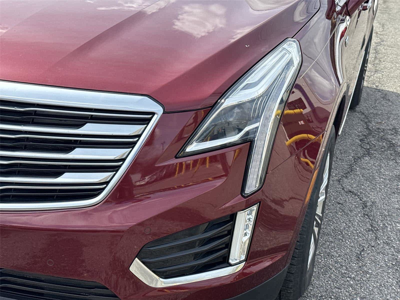 Used 2017 Cadillac XT5 Luxury w/ Driver Awareness Package AWD/4WD image 9