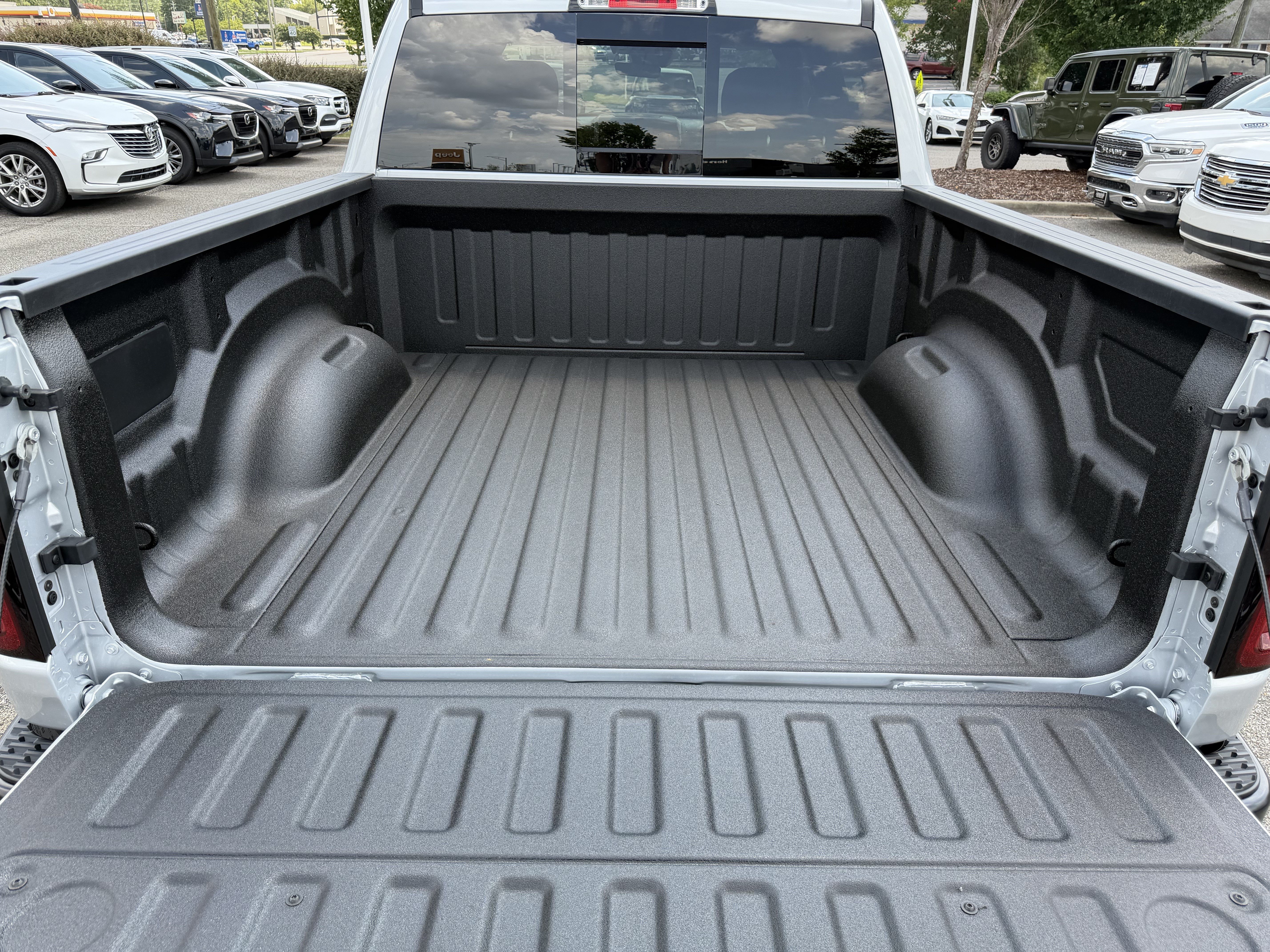 New 2026 RAM 1500 Warlock AWD/4WD image 32