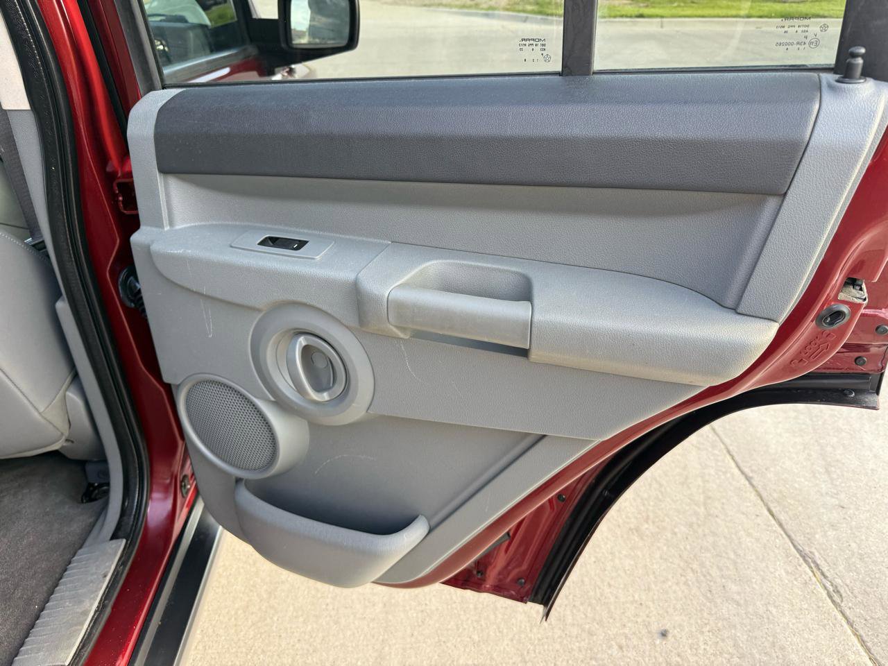 Used 2007 Jeep Commander Sport AWD/4WD image 24