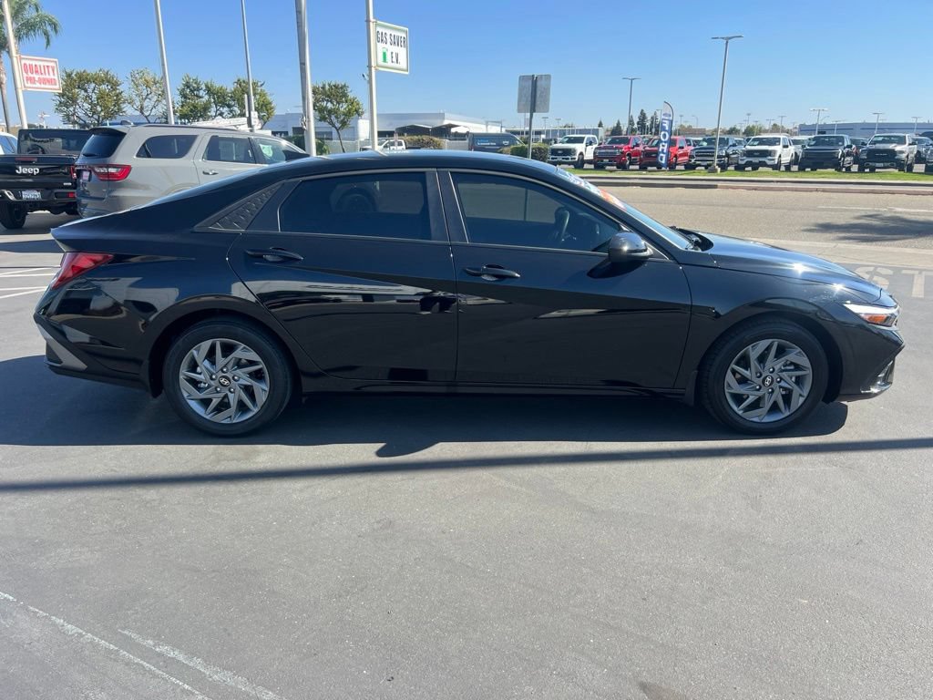 Used 2025 Hyundai Elantra Hybrid FWD image 40