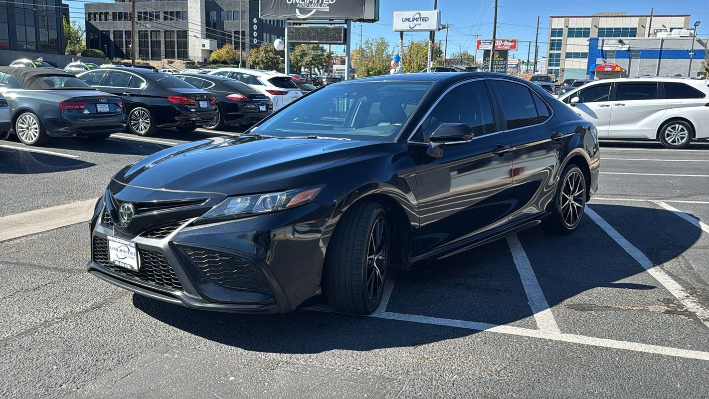 Used 2024 Toyota Camry SE FWD image 7