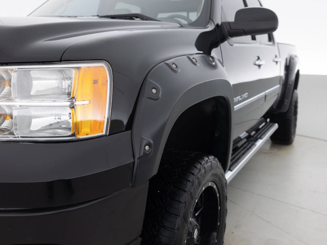 Used 2013 GMC Sierra 2500 Denali w/ Suspension Package, Off-Road AWD/4WD image 12