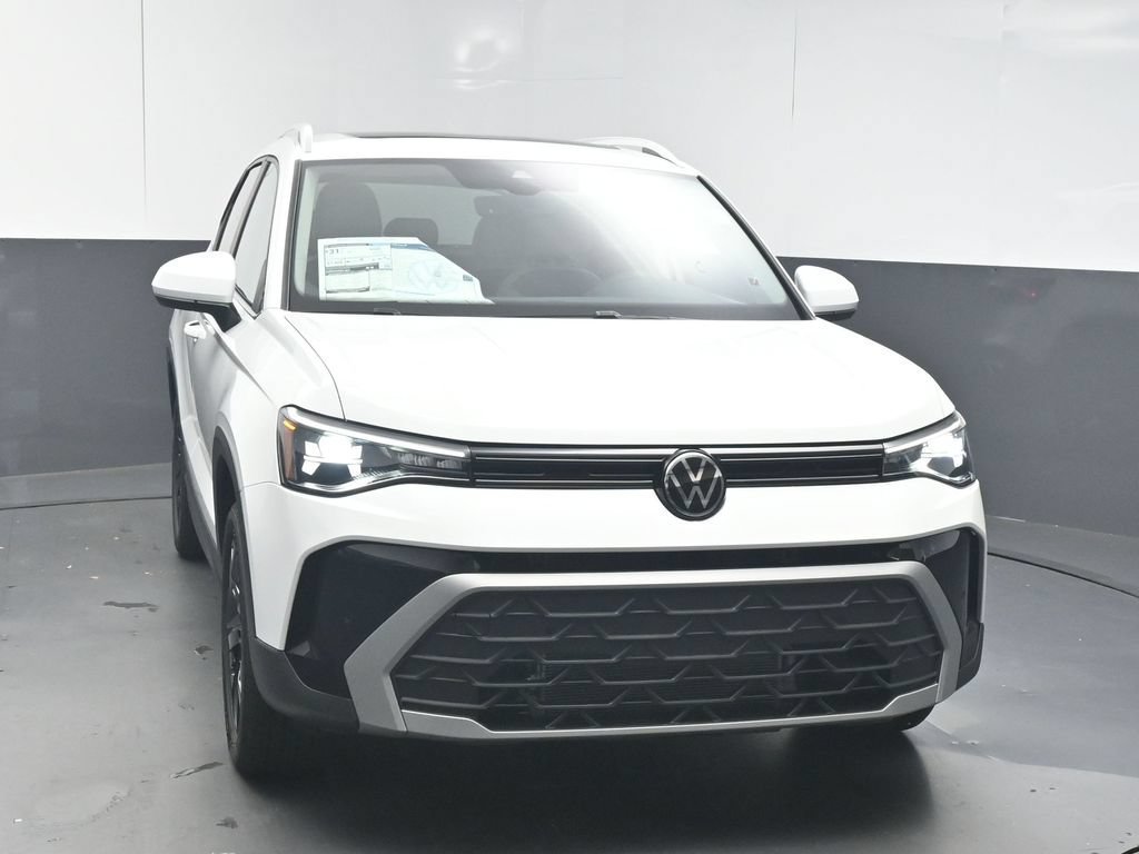 New 2026 Volkswagen Taos SE FWD image 3