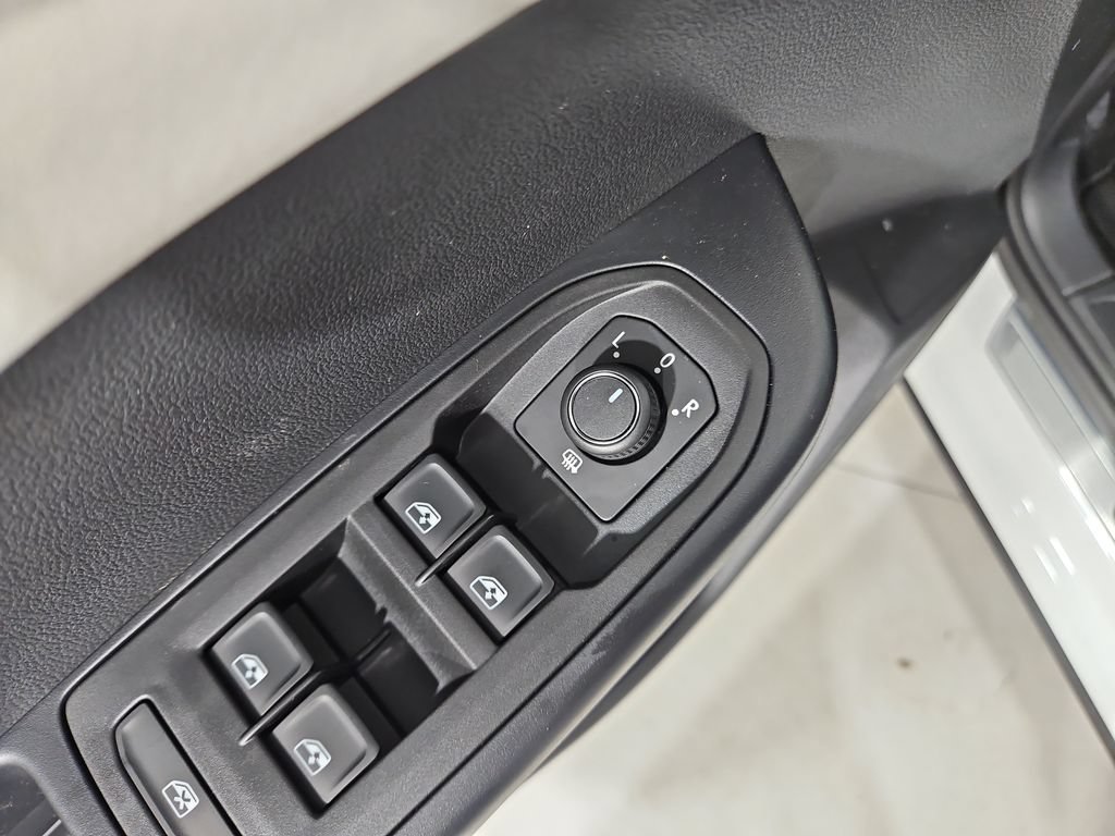 New 2026 Volkswagen Taos SE AWD/4WD image 11