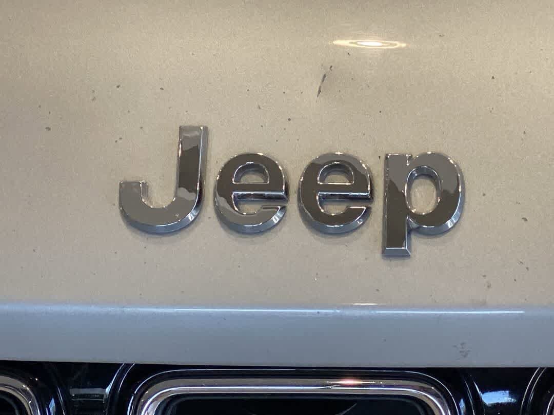 Used 2022 Jeep Grand Cherokee L Limited AWD/4WD image 10