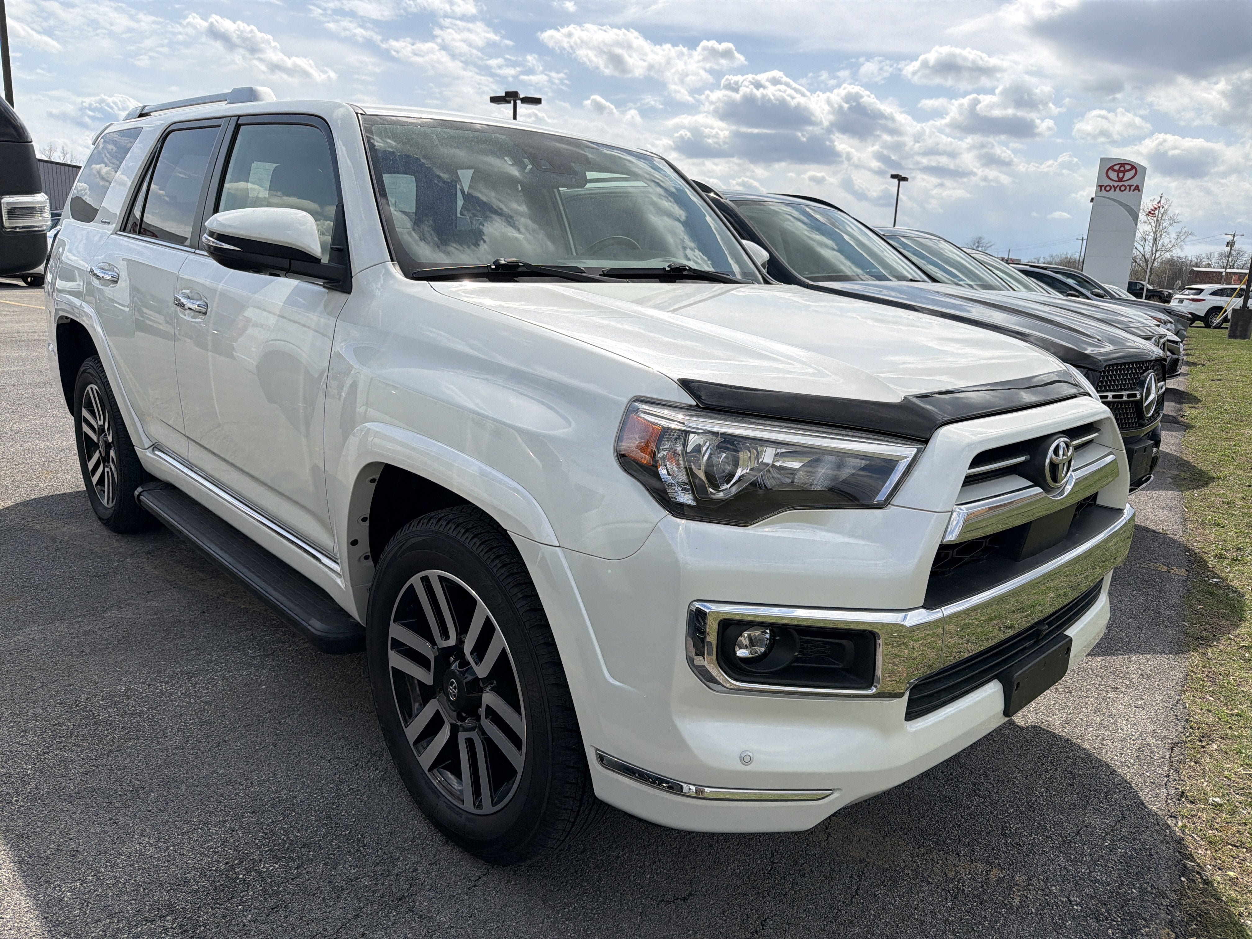 Used 2023 Toyota 4Runner Limited AWD/4WD image 2