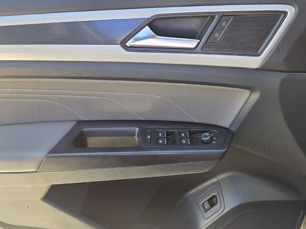Used 2021 Volkswagen Atlas SE w/ Panoramic Sunroof Package FWD image 28