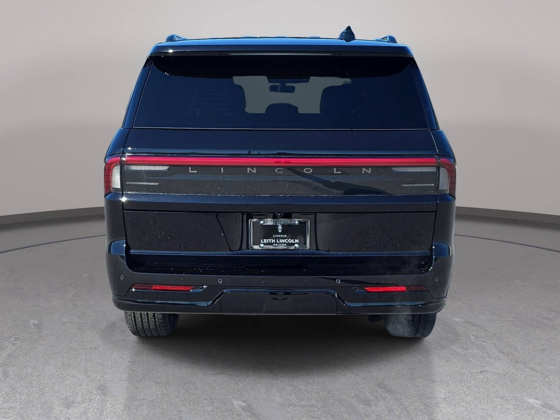 New 2026 Lincoln Navigator L Reserve w/ Jet Appearance Package AWD/4WD image 6