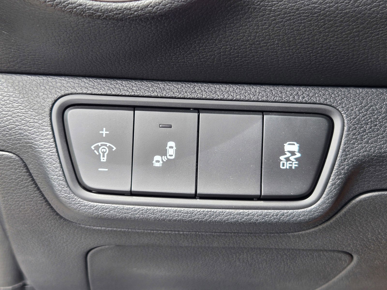 Certified 2024 Kia Forte LXS w/ LXS Technology Package FWD image 24
