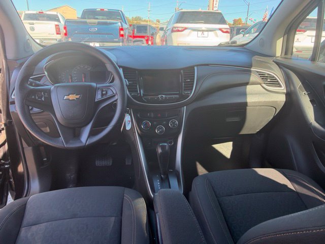 Used 2021 Chevrolet Trax LS w/ Tint and Cruise Package AWD/4WD image 13