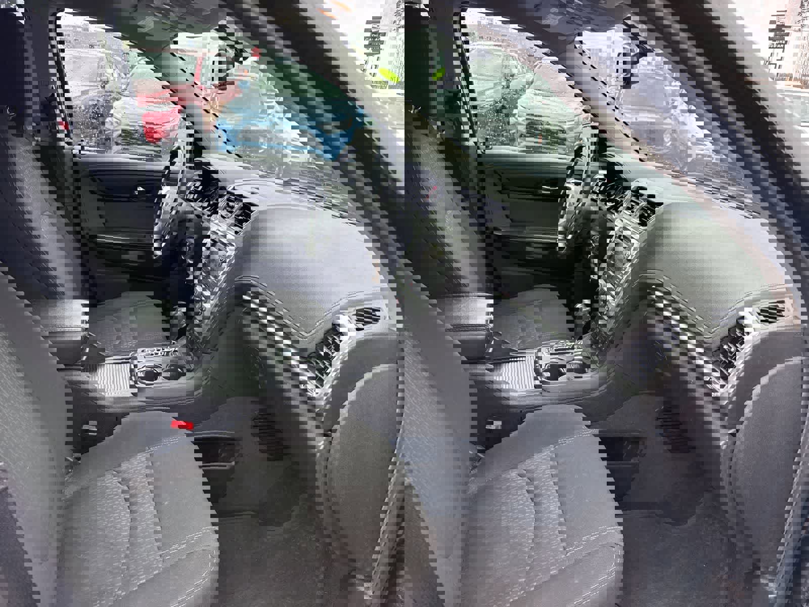 Used 2016 GMC Acadia SLE image 25