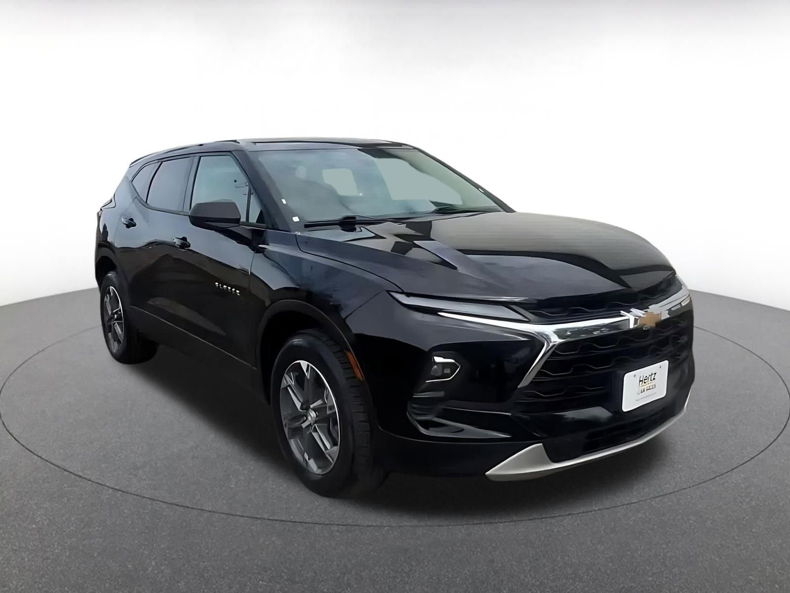 Used 2025 Chevrolet Blazer LT image 3