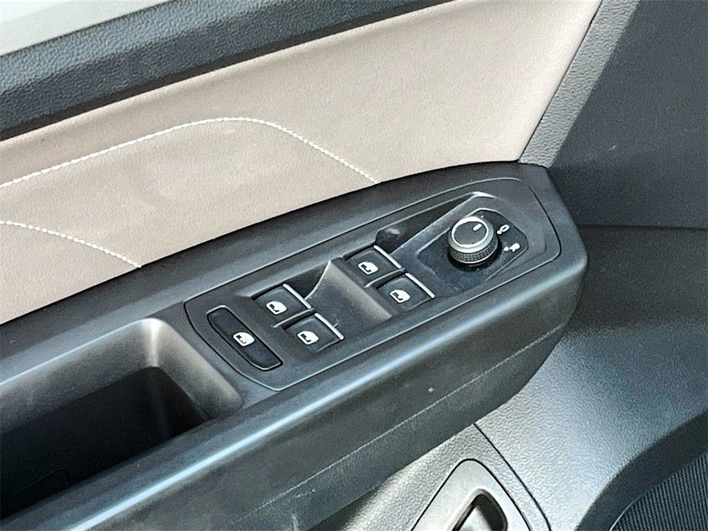 Used 2023 Volkswagen Atlas SE w/ Panoramic Sunroof Package image 17