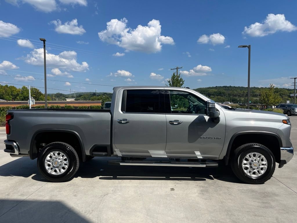 Used 2025 Chevrolet Silverado 2500 LTZ w/ LTZ Convenience Package AWD/4WD image 23
