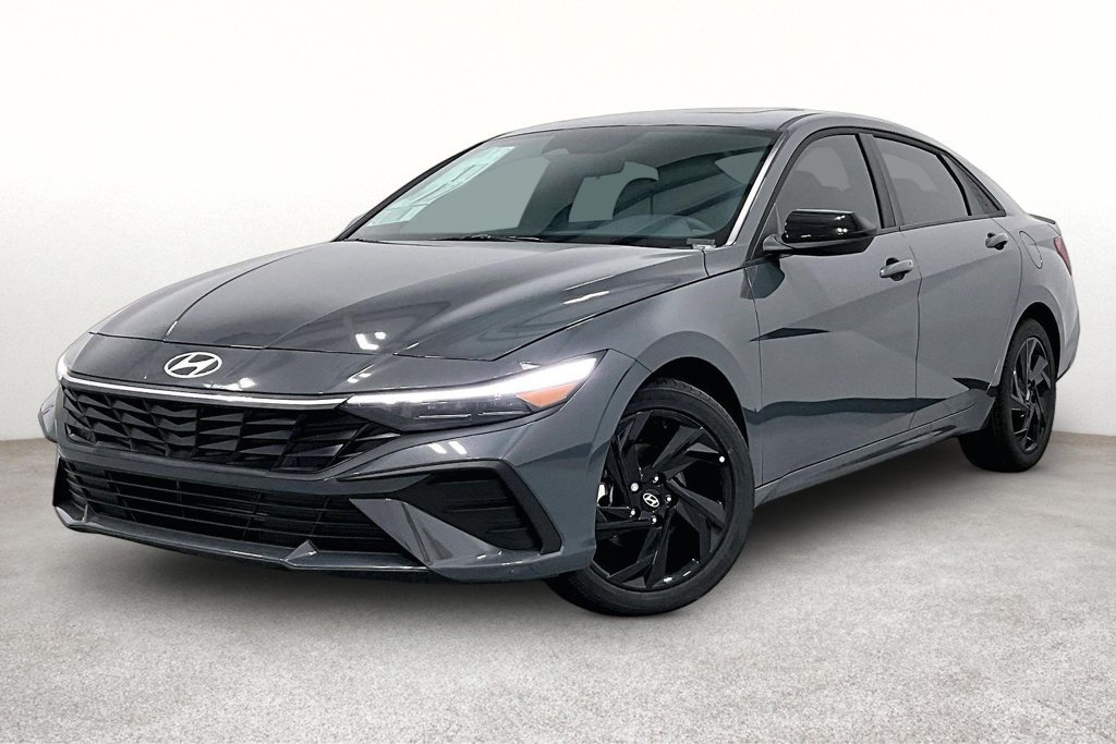 New 2026 Hyundai Elantra SEL Sport FWD image 2