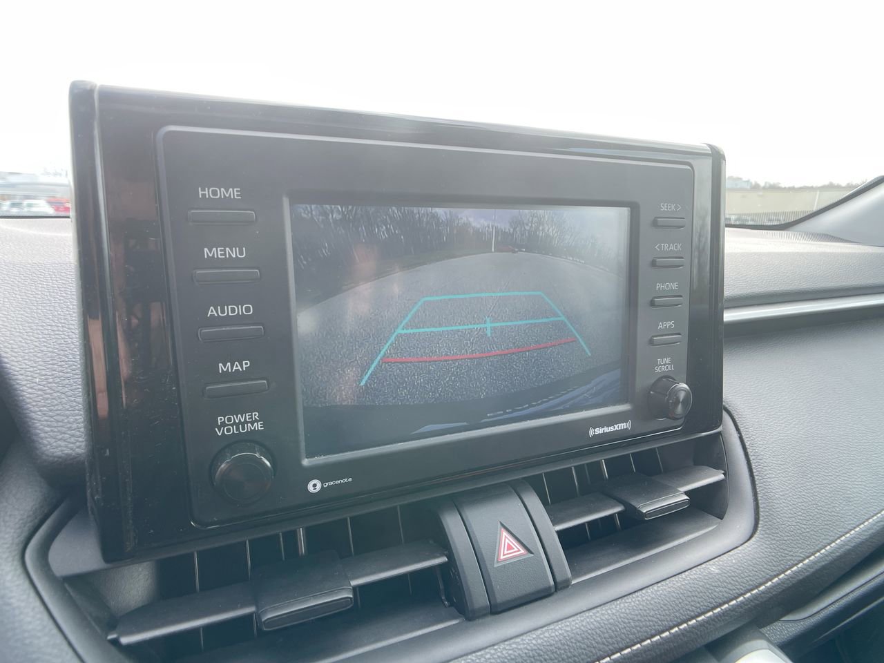 Used 2021 Toyota RAV4 XLE w/ Convenience Package image 18