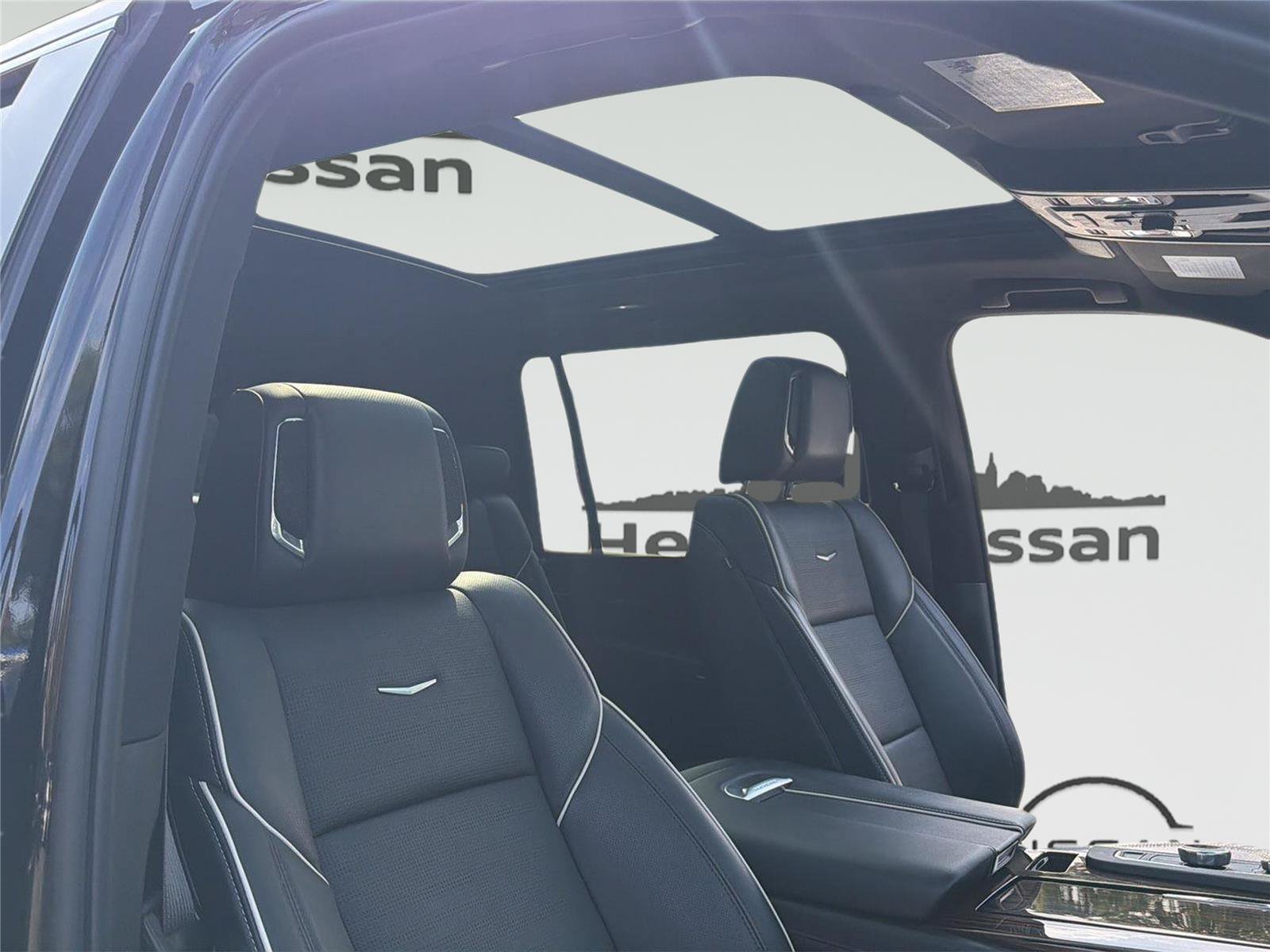 Used 2023 Cadillac Escalade ESV Premium Luxury AWD/4WD image 42
