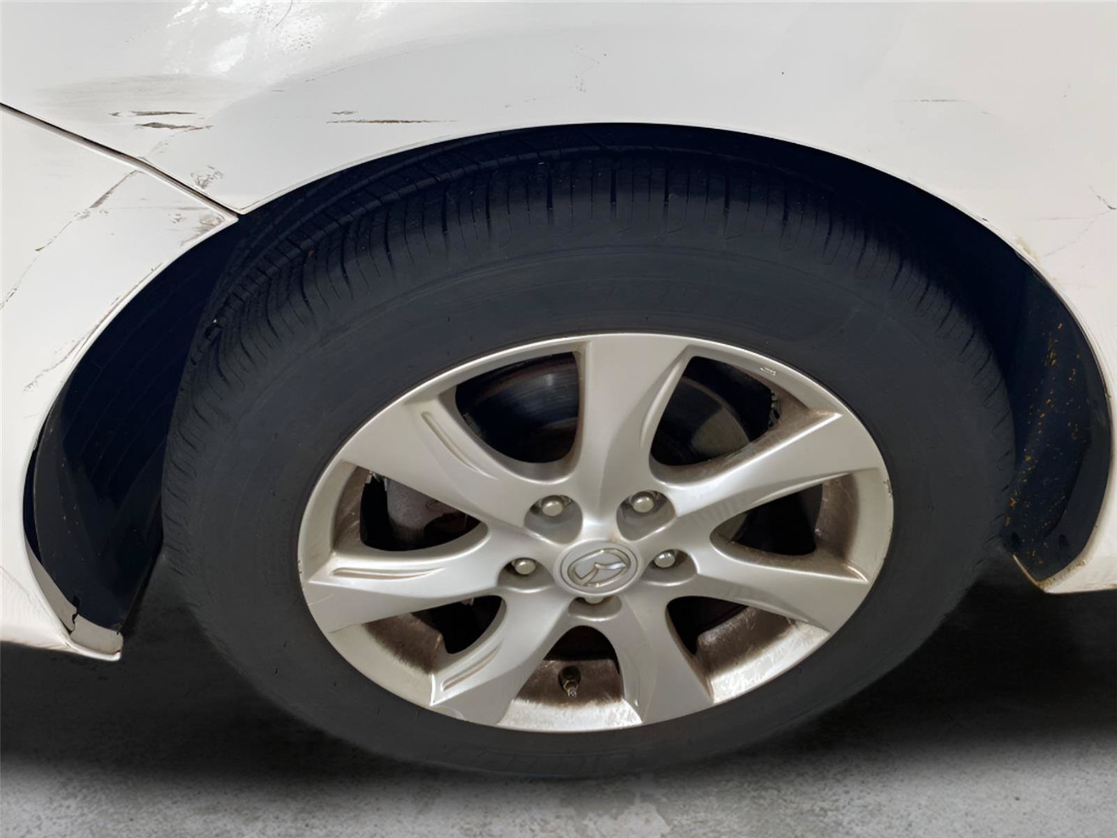 Used 2011 MAZDA MAZDA3 i Touring FWD image 12