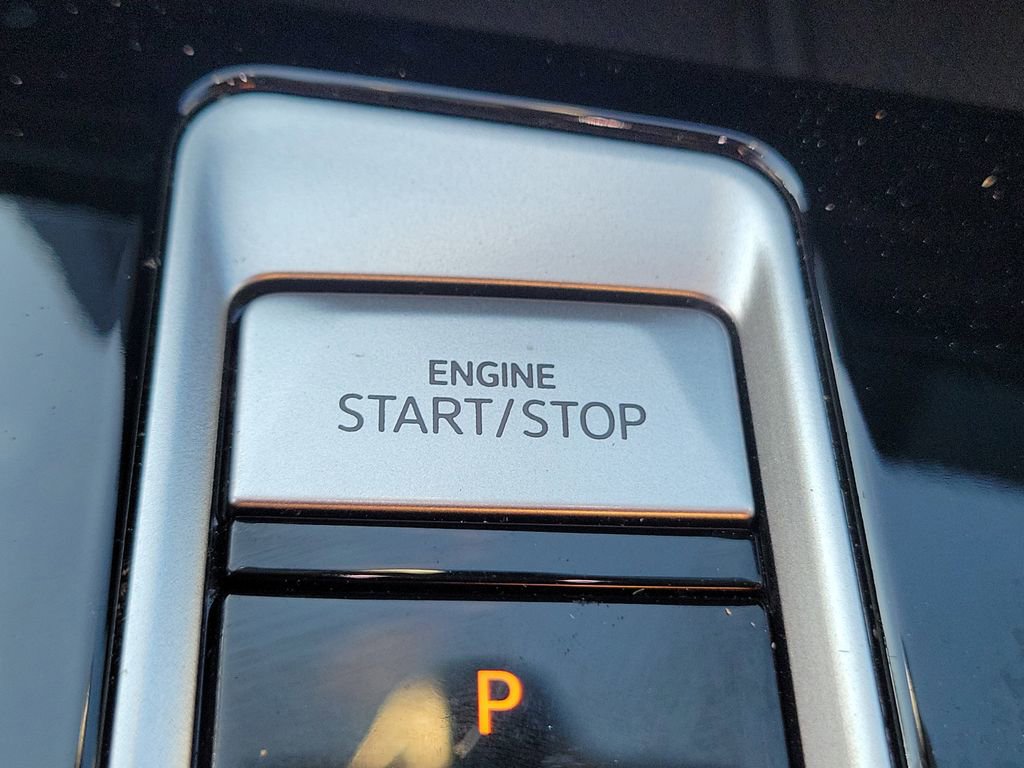 Used 2024 Volkswagen Atlas SE w/ Panoramic Sunroof Package FWD image 30