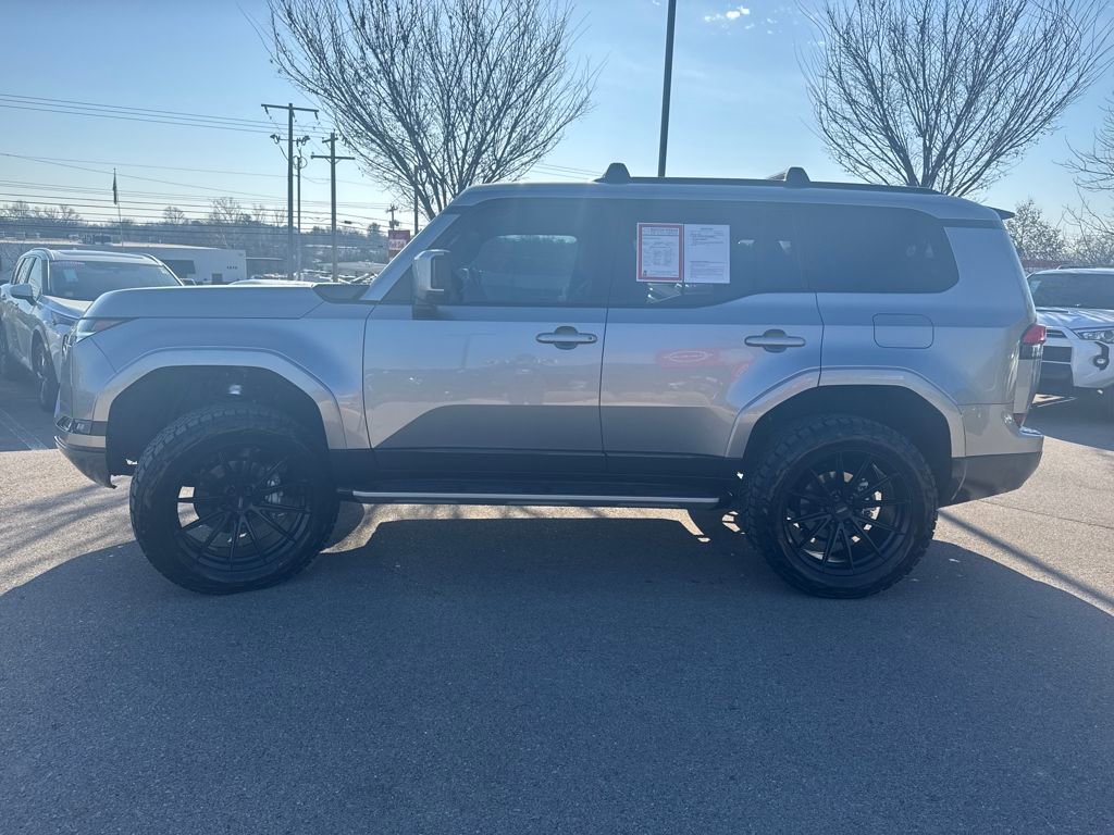 Used 2024 Lexus GX 550 w/ Accessory Package (2T) AWD/4WD image 4