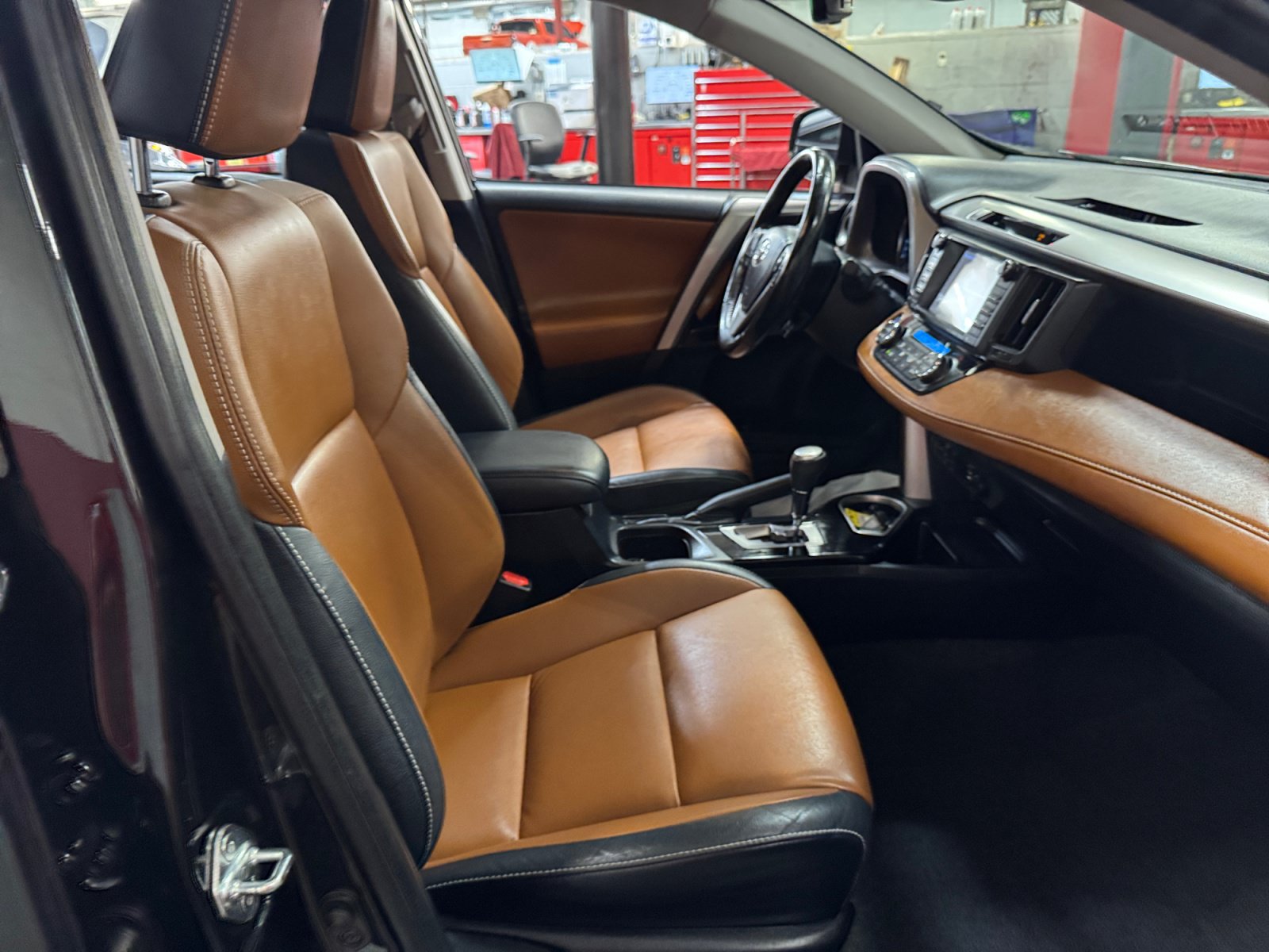 Certified 2017 Toyota RAV4 Limited w/ Advanced Technology Package AWD/4WD image 19