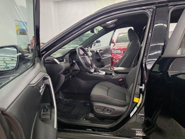 Used 2022 Toyota RAV4 SE AWD/4WD image 8