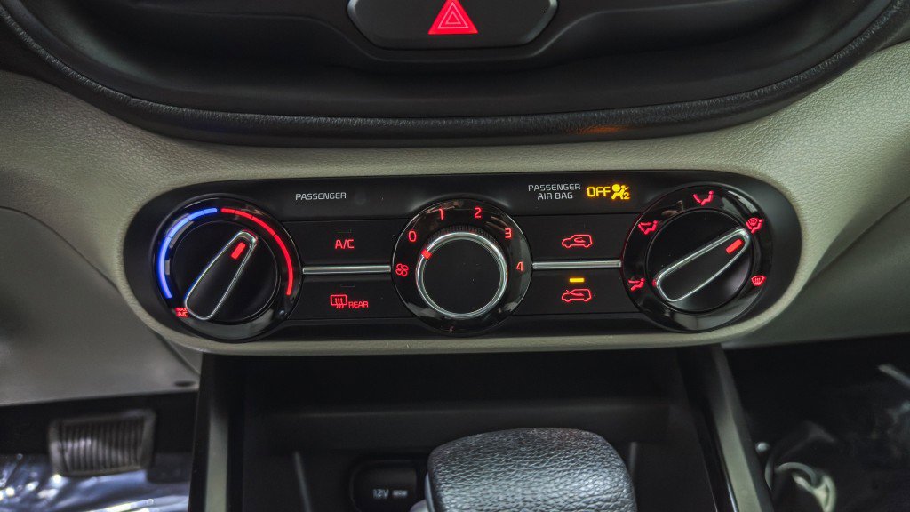 Used 2021 Kia Soul LX image 30