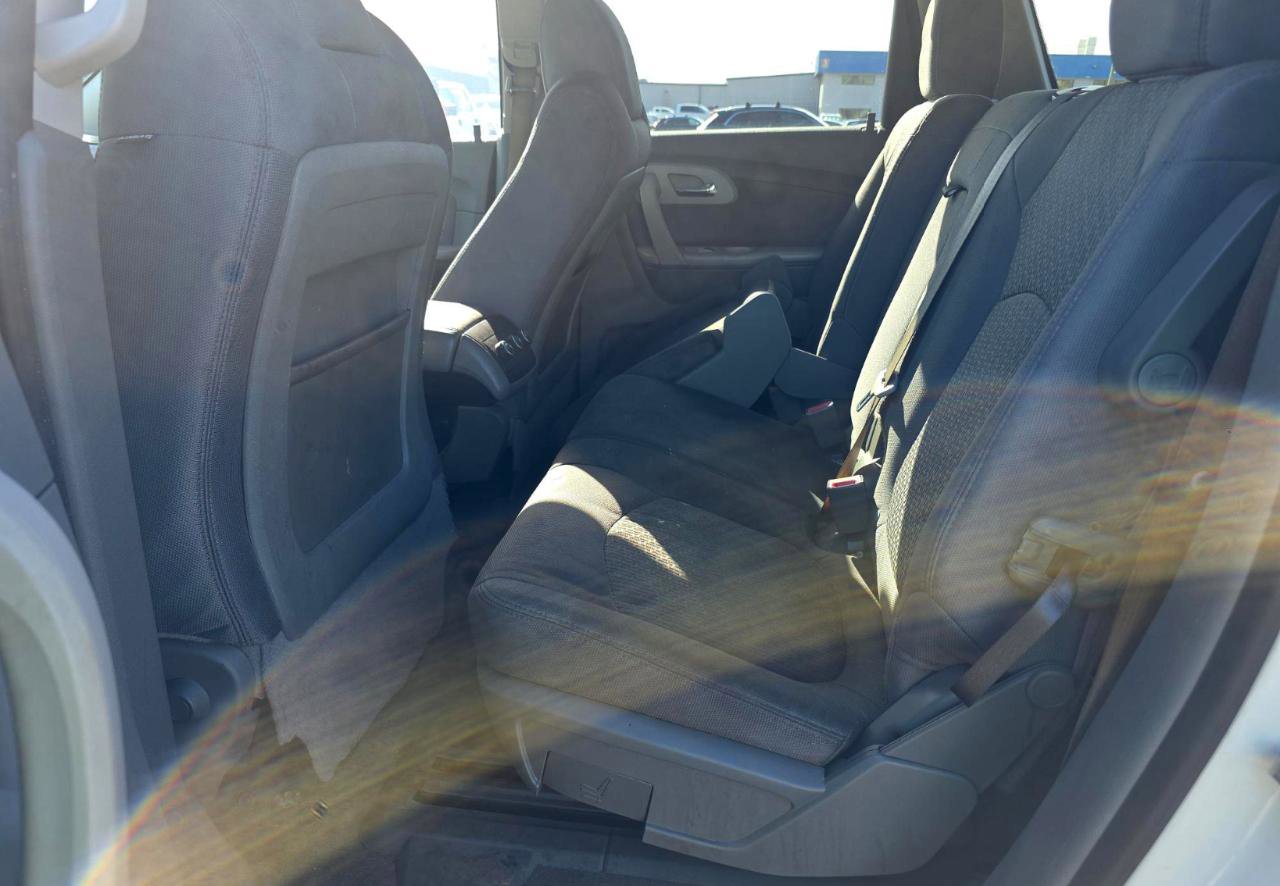 Used 2012 Chevrolet Traverse LS FWD image 15
