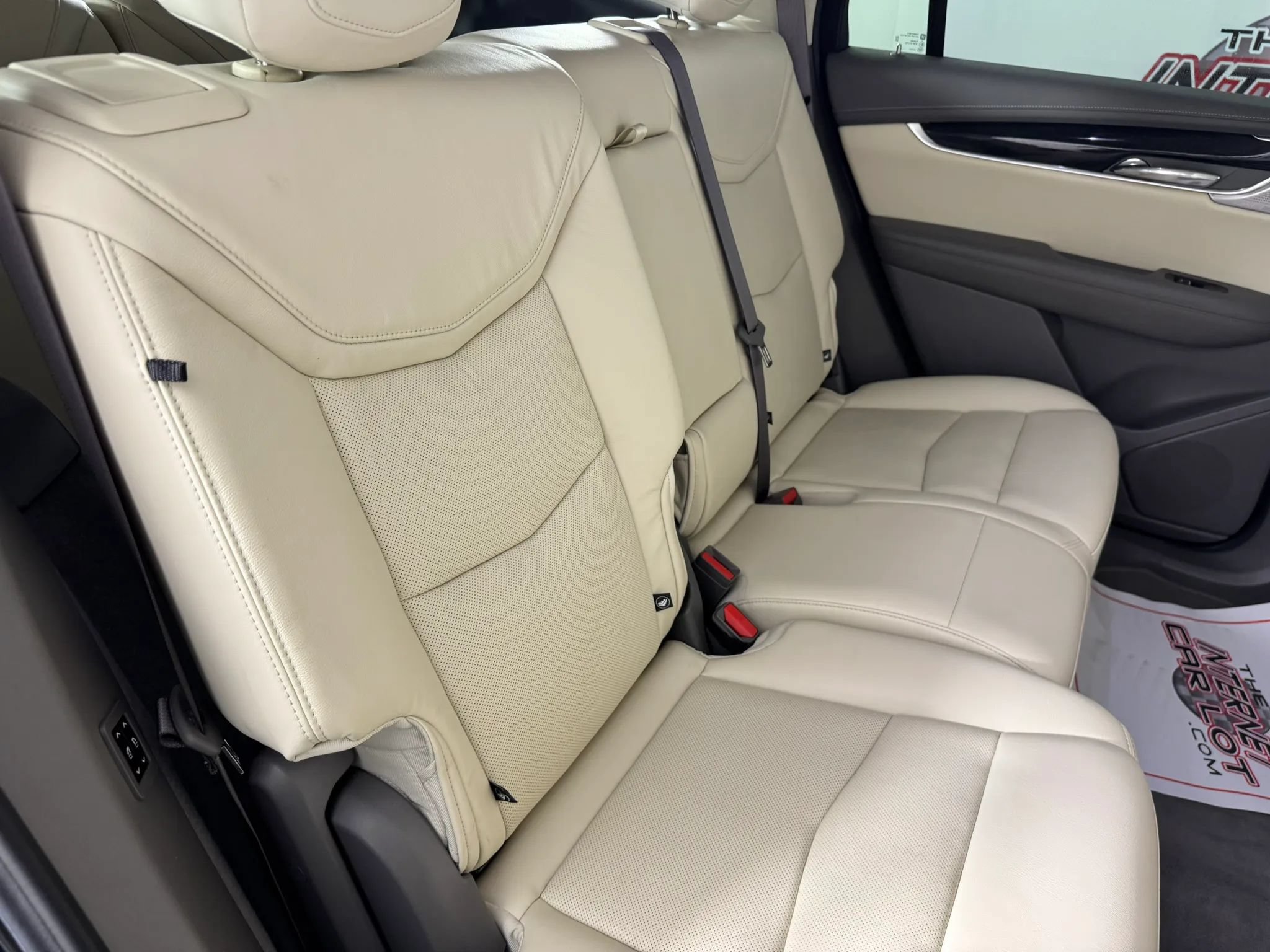 Used 2024 Cadillac XT6 Premium Luxury w/ Technology Package AWD/4WD image 39