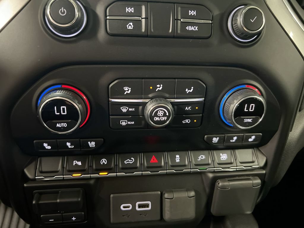 Used 2021 Chevrolet Silverado 1500 LTZ AWD/4WD image 16
