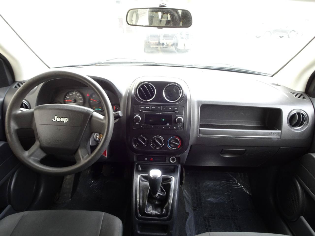 Used 2009 Jeep Compass Sport FWD image 13
