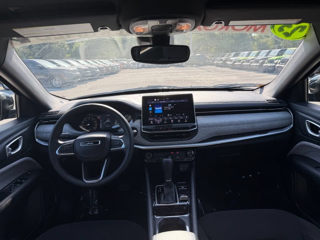 Used 2023 Jeep Compass Sport AWD/4WD image 31