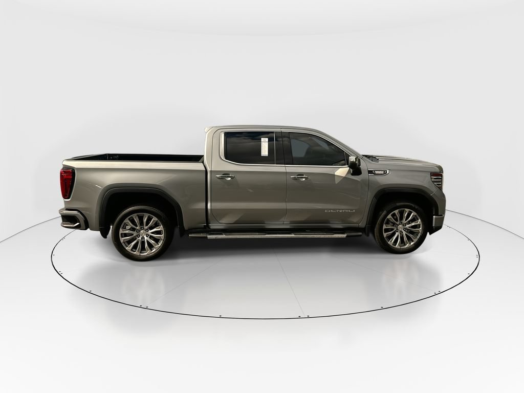 Used 2024 GMC Sierra 1500 Denali w/ Technology Package AWD/4WD image 9