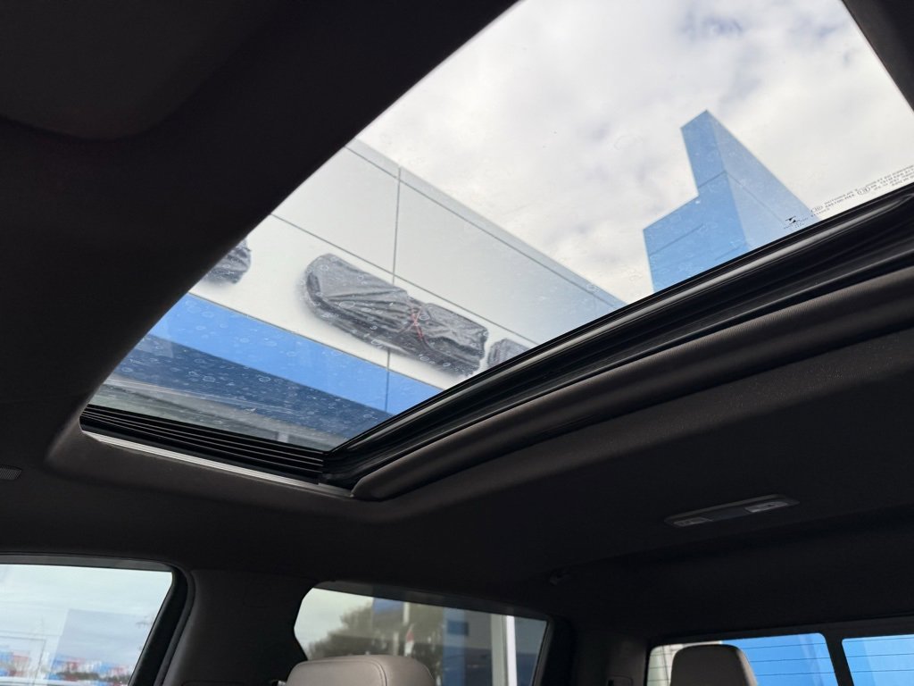 Certified 2022 Chevrolet Silverado 3500 LTZ w/ LTZ Convenience Package image 40