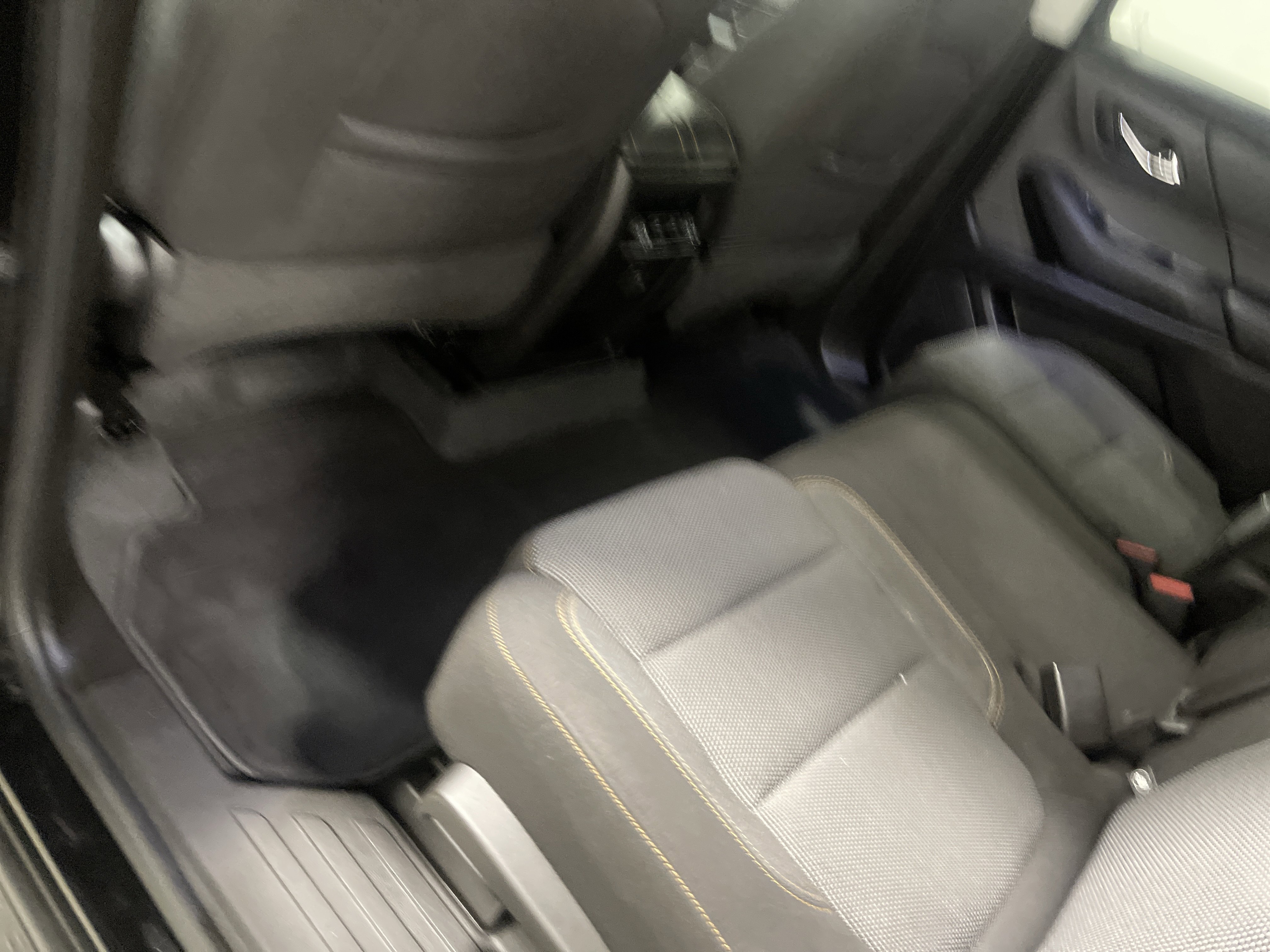 Used 2021 Chevrolet Traverse LS AWD/4WD image 17