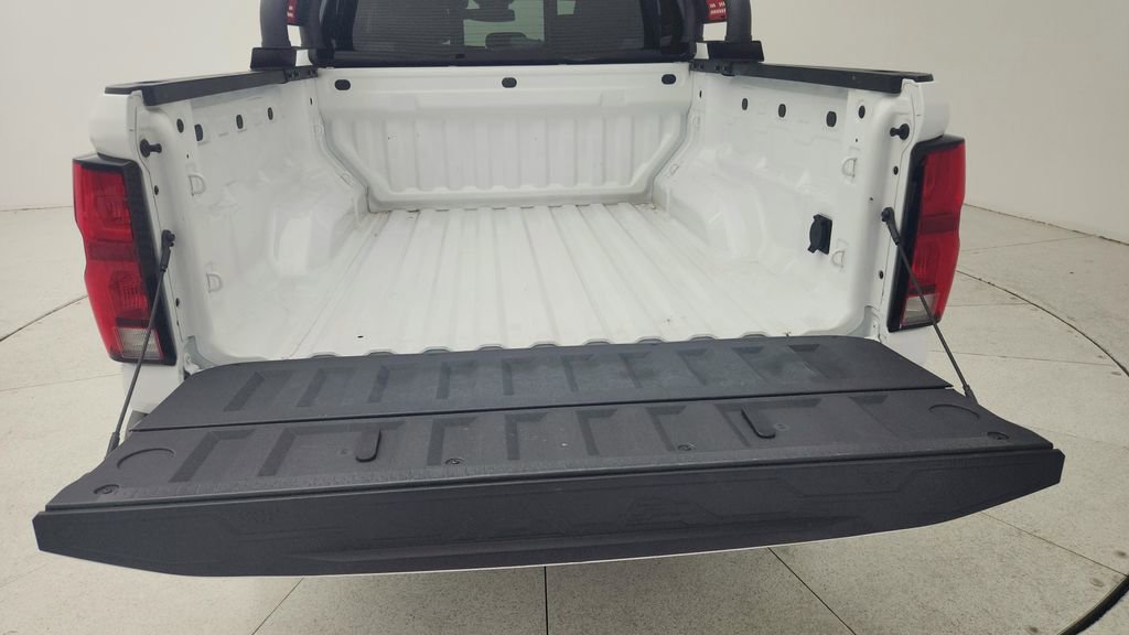 Certified 2024 Chevrolet Colorado Z71 w/ Z71 Convenience Package 2 image 33