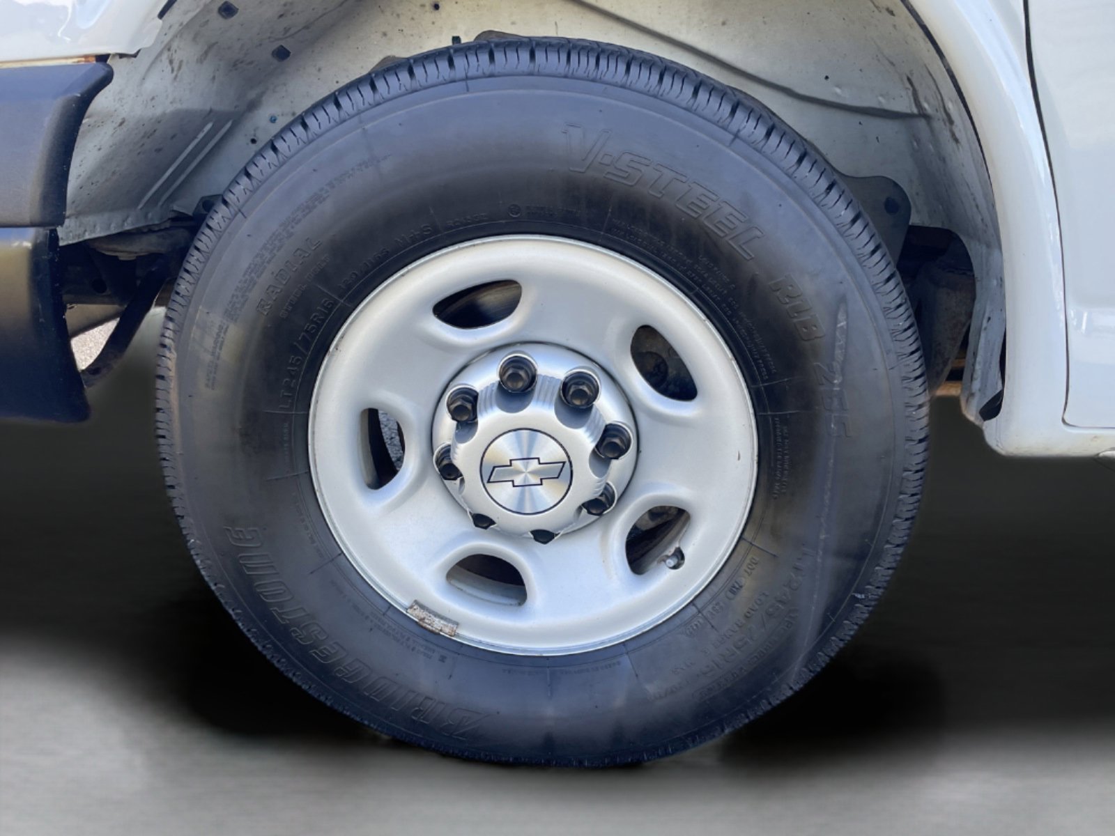 Used 2017 Chevrolet Express 2500 image 22