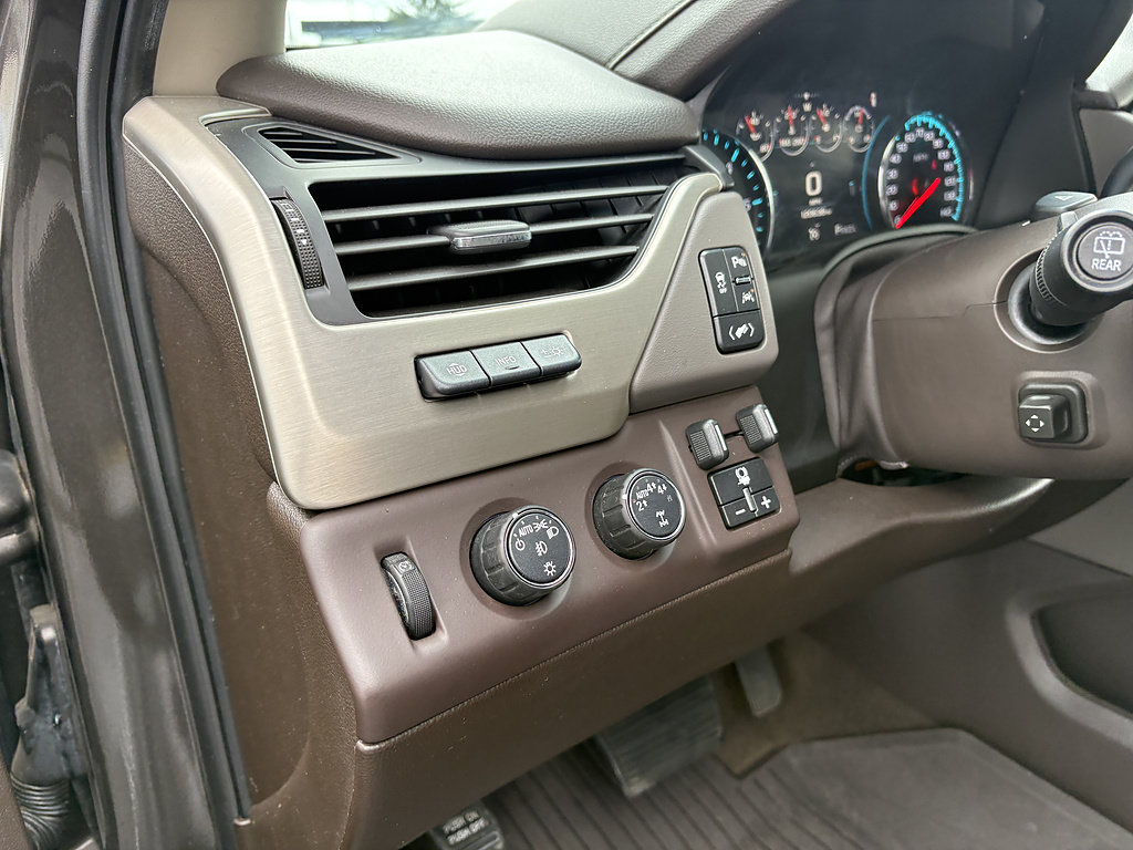 Used 2019 GMC Yukon XL Denali w/ Open Road Package AWD/4WD image 17