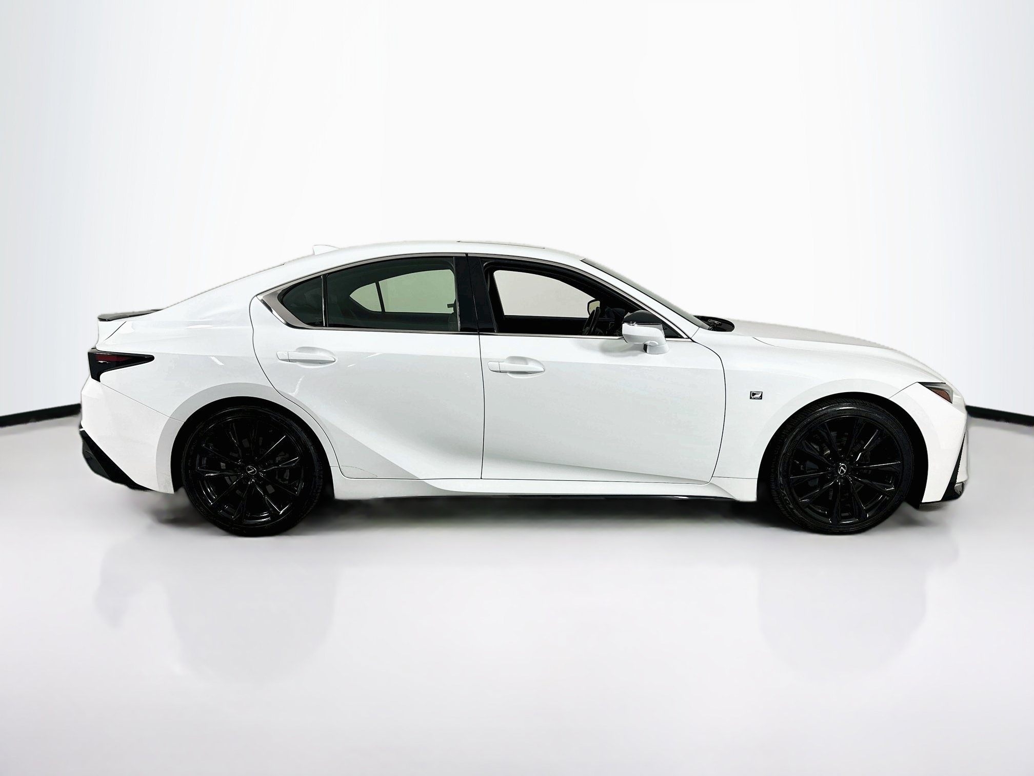 Used 2022 Lexus IS 350 F Sport RWD image 4
