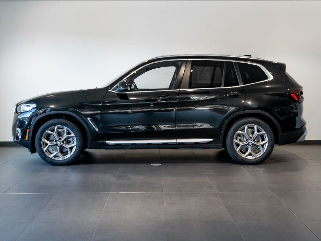 Used 2024 BMW X3 xDrive30i w/ Premium Package w/ZPA AWD/4WD image 2